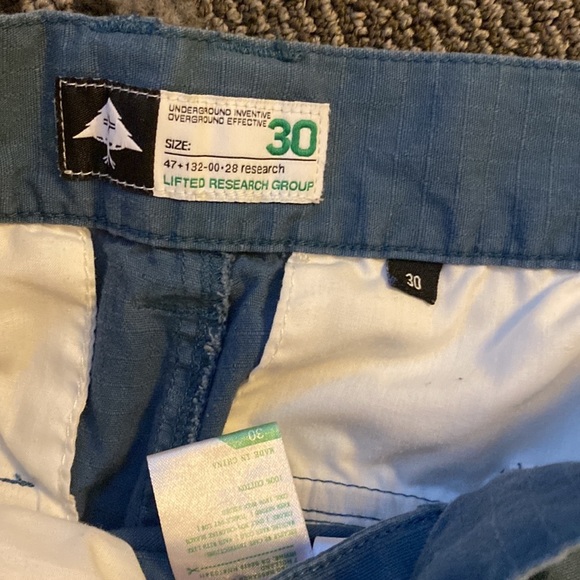 LRG Cargo blue shorts Men’s size 30 - Picture 3 of 5